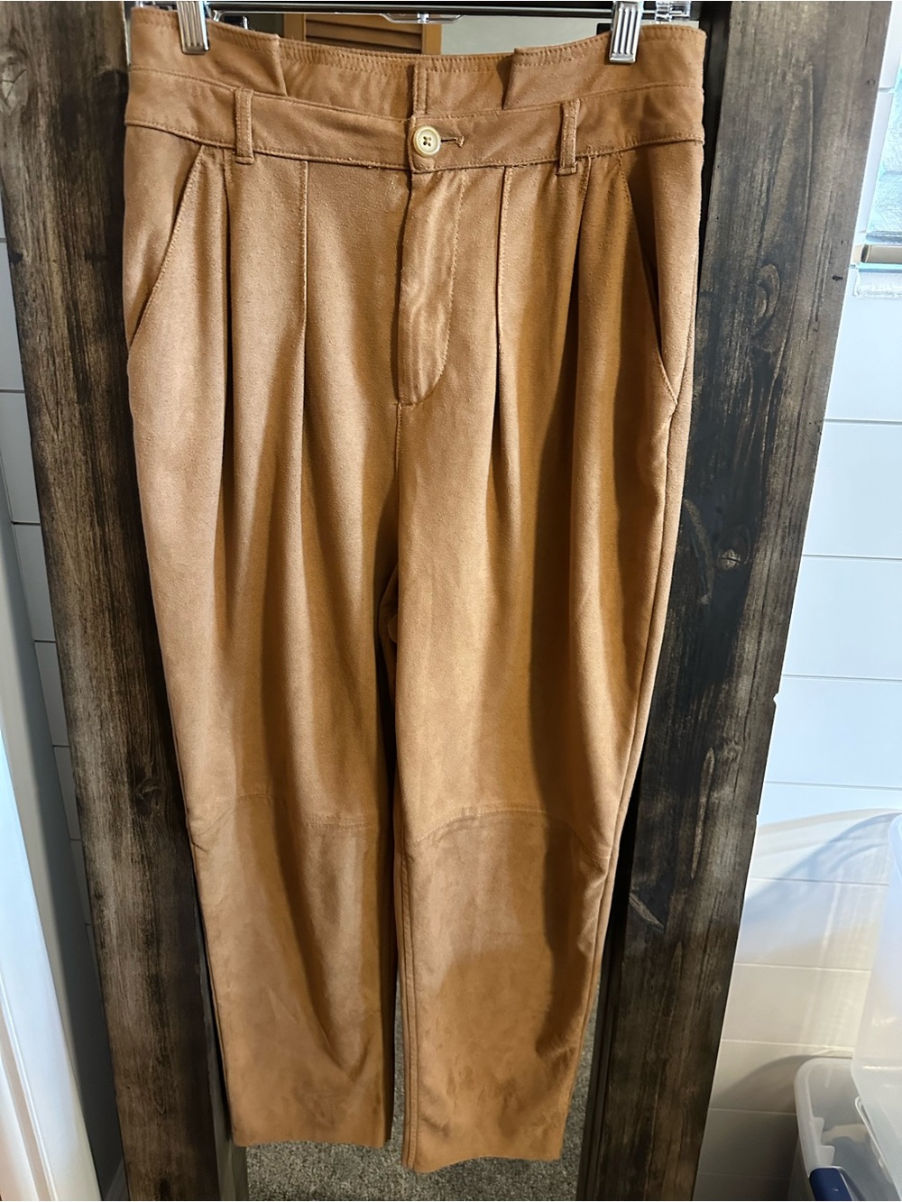 Free People Faux Suede Pleated Pants Women’s Size 6 Camel Tapered Trousers
